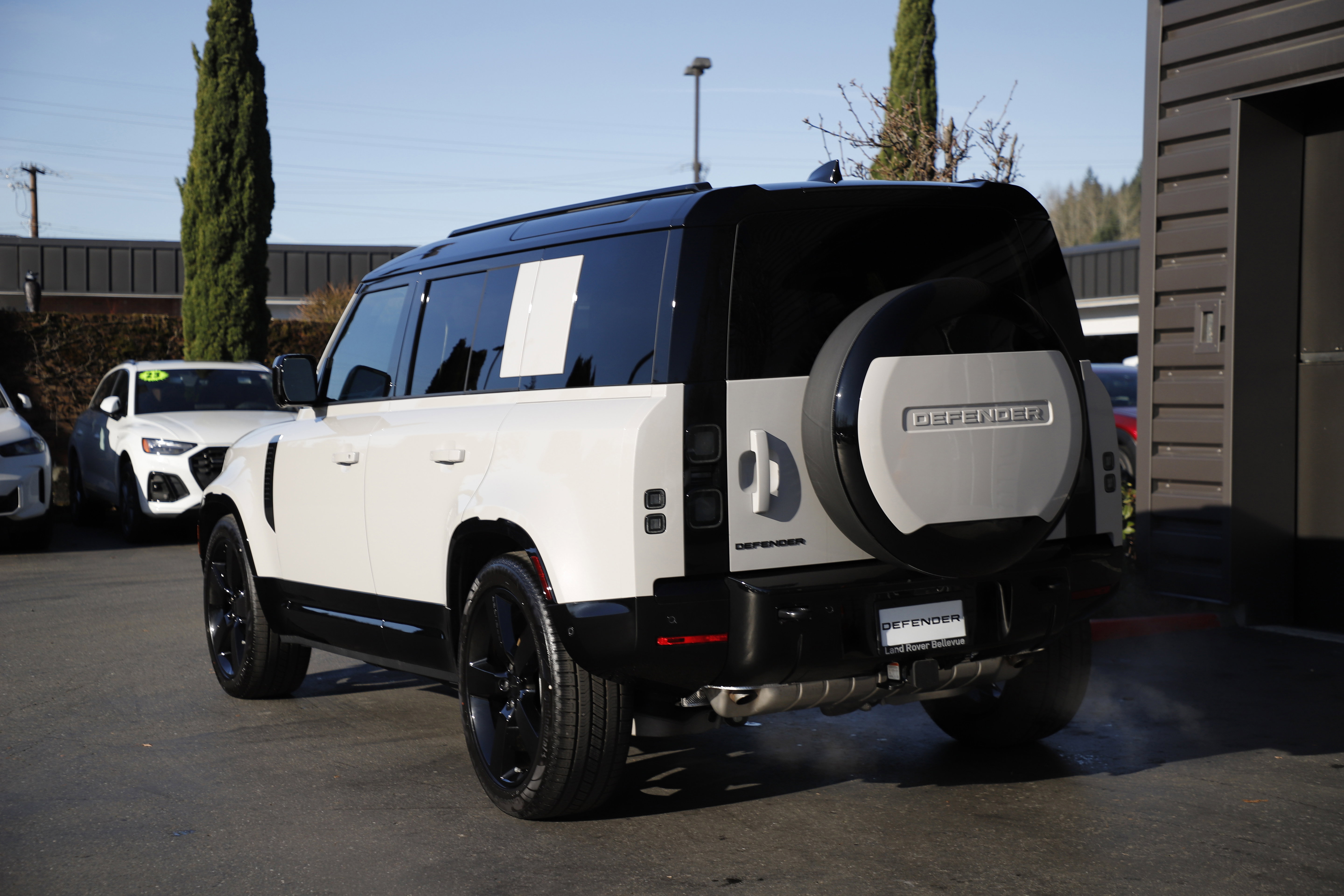 New 2026 Land Rover Defender 110 X-Dynamic SE image 6