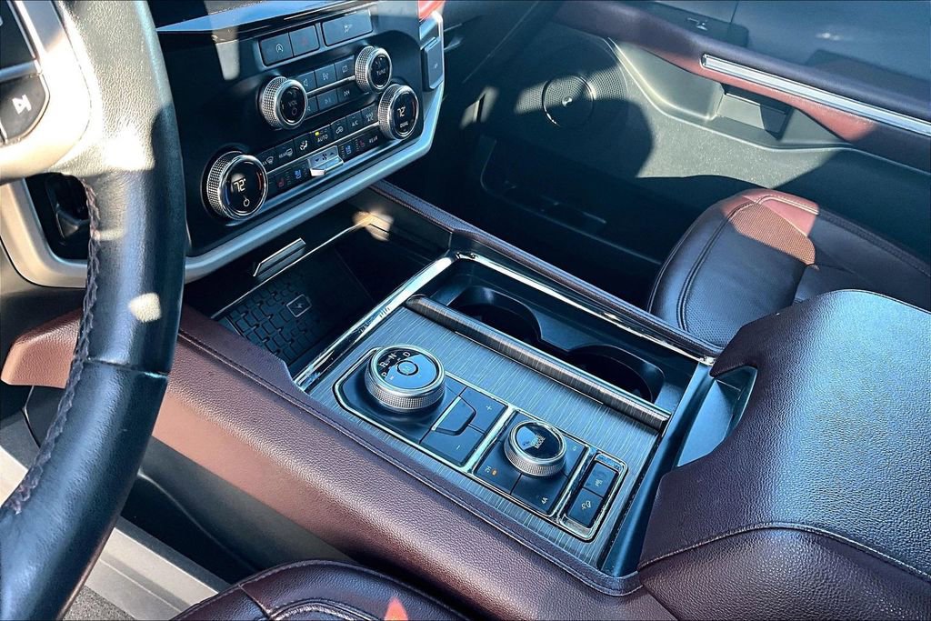 Used 2024 Ford Expedition Limited image 18