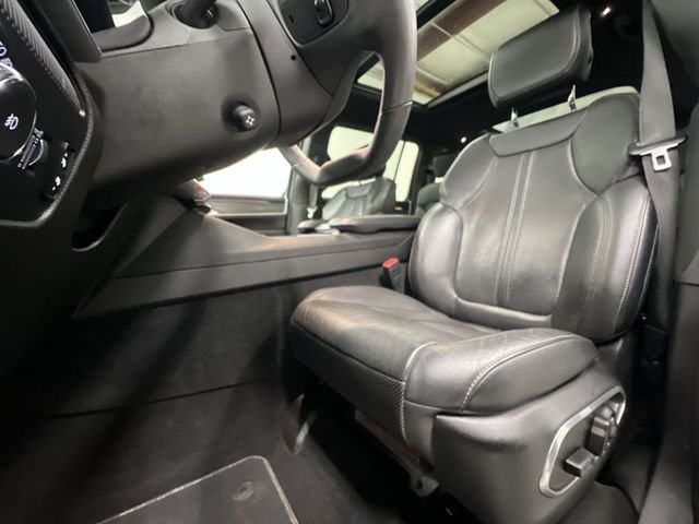 Used 2023 Jeep Wagoneer Series II w/ Premium Group I AWD/4WD image 20