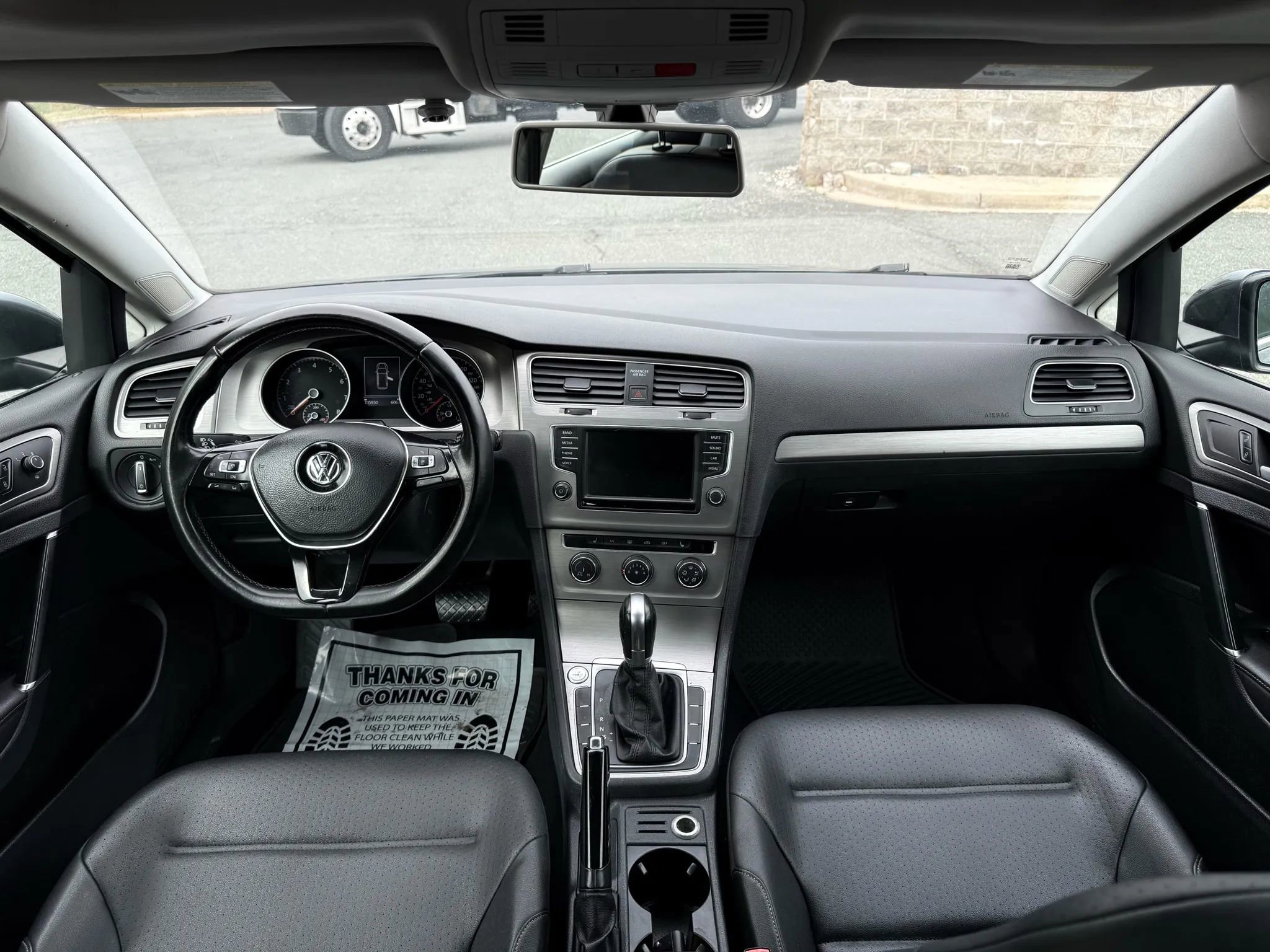 Used 2016 Volkswagen Golf Limited Edition image 30