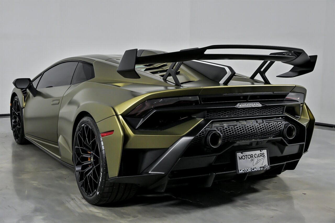 Used 2023 Lamborghini Huracan STO image 10