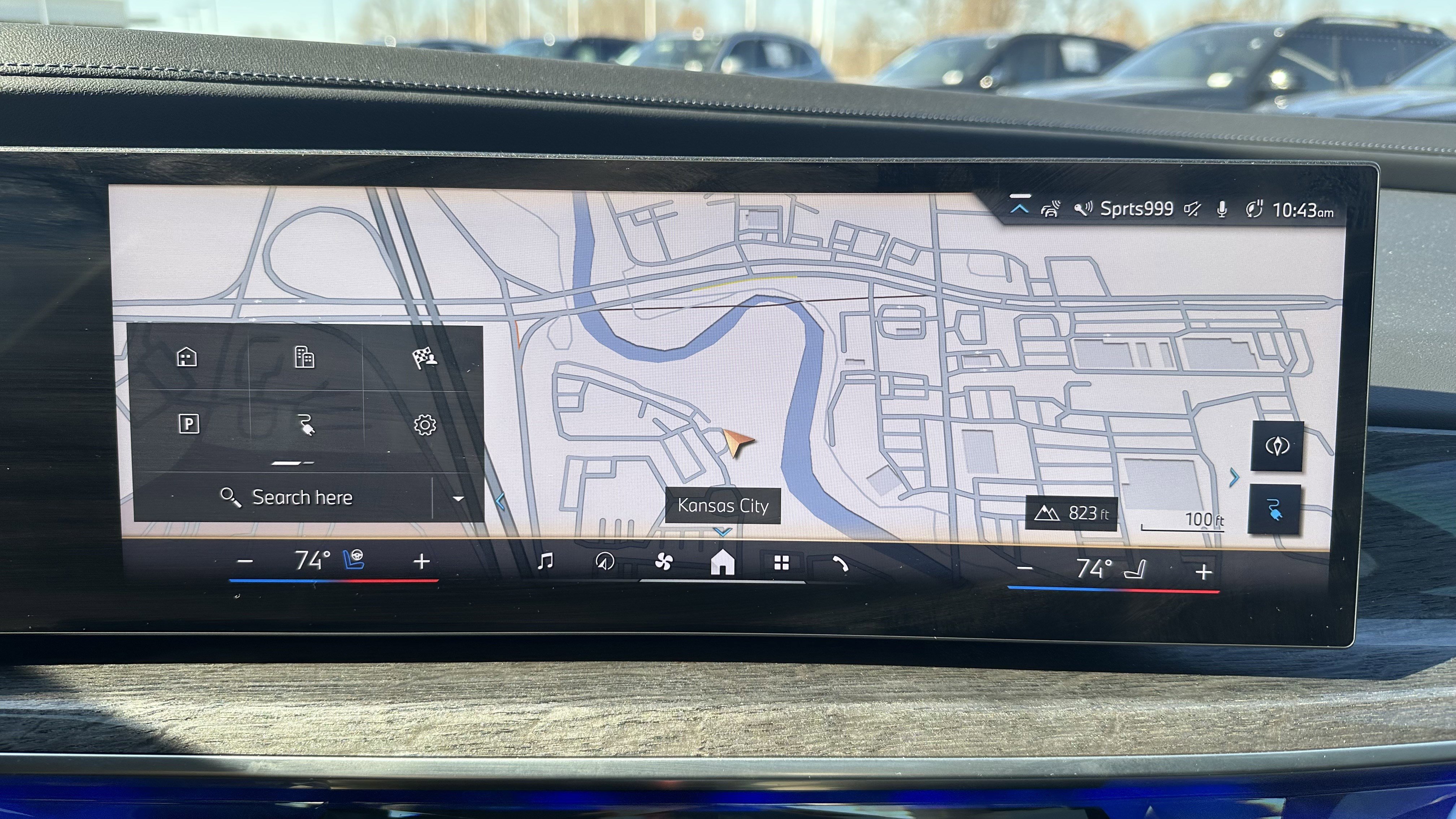 Used 2024 BMW i7 xDrive60 image 25