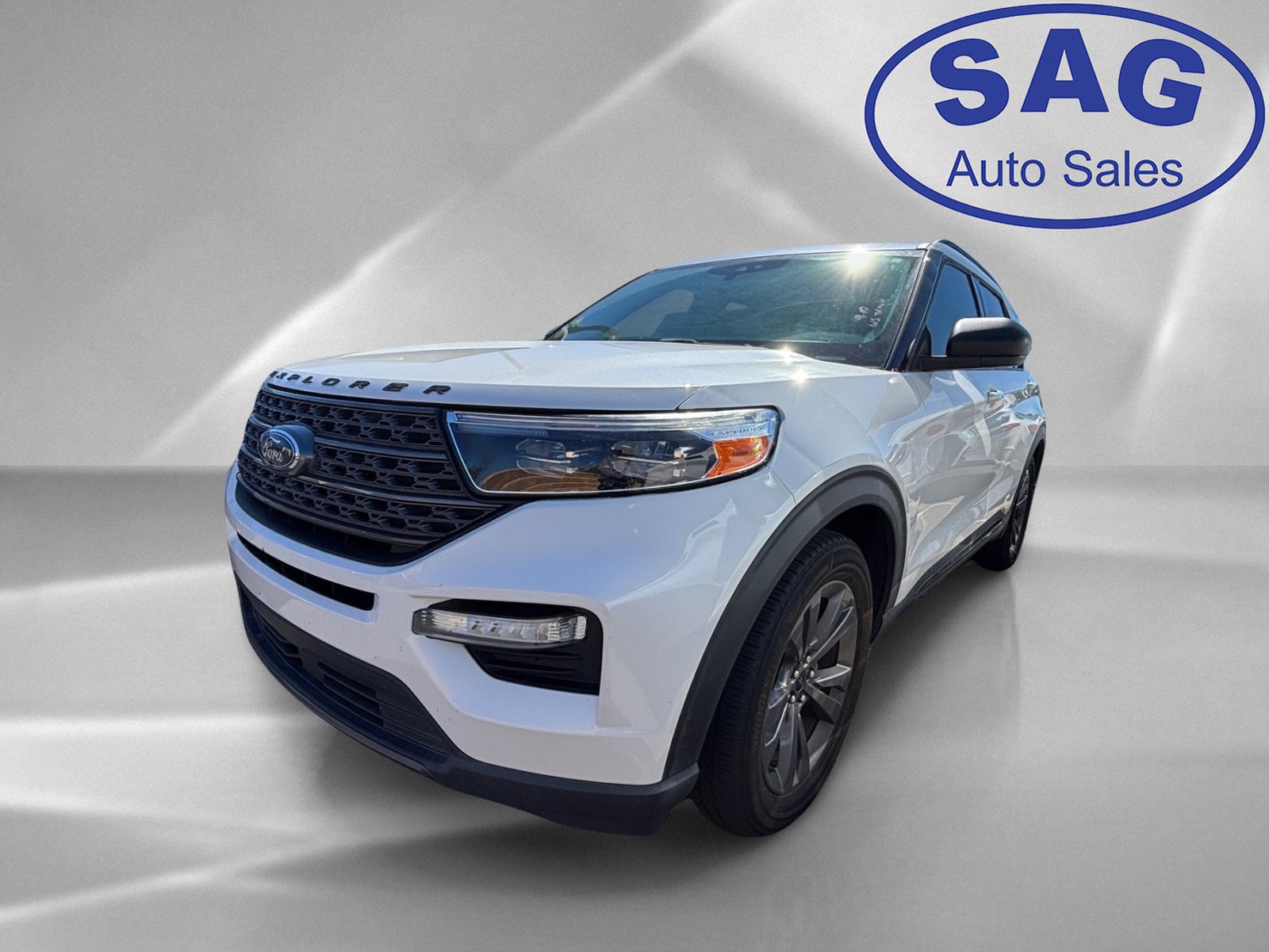 Used 2021 Ford Explorer XLT w/ Equipment Group 202A RWD image 5