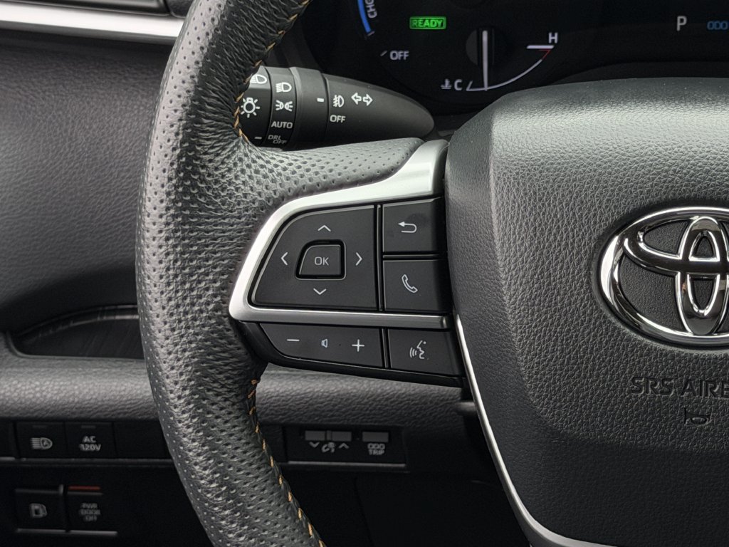 Used 2024 Toyota Sienna XLE Woodland Edition AWD/4WD image 15