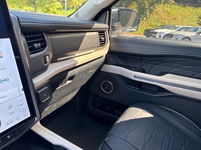 Used 2024 Ford Expedition Platinum AWD/4WD image 20