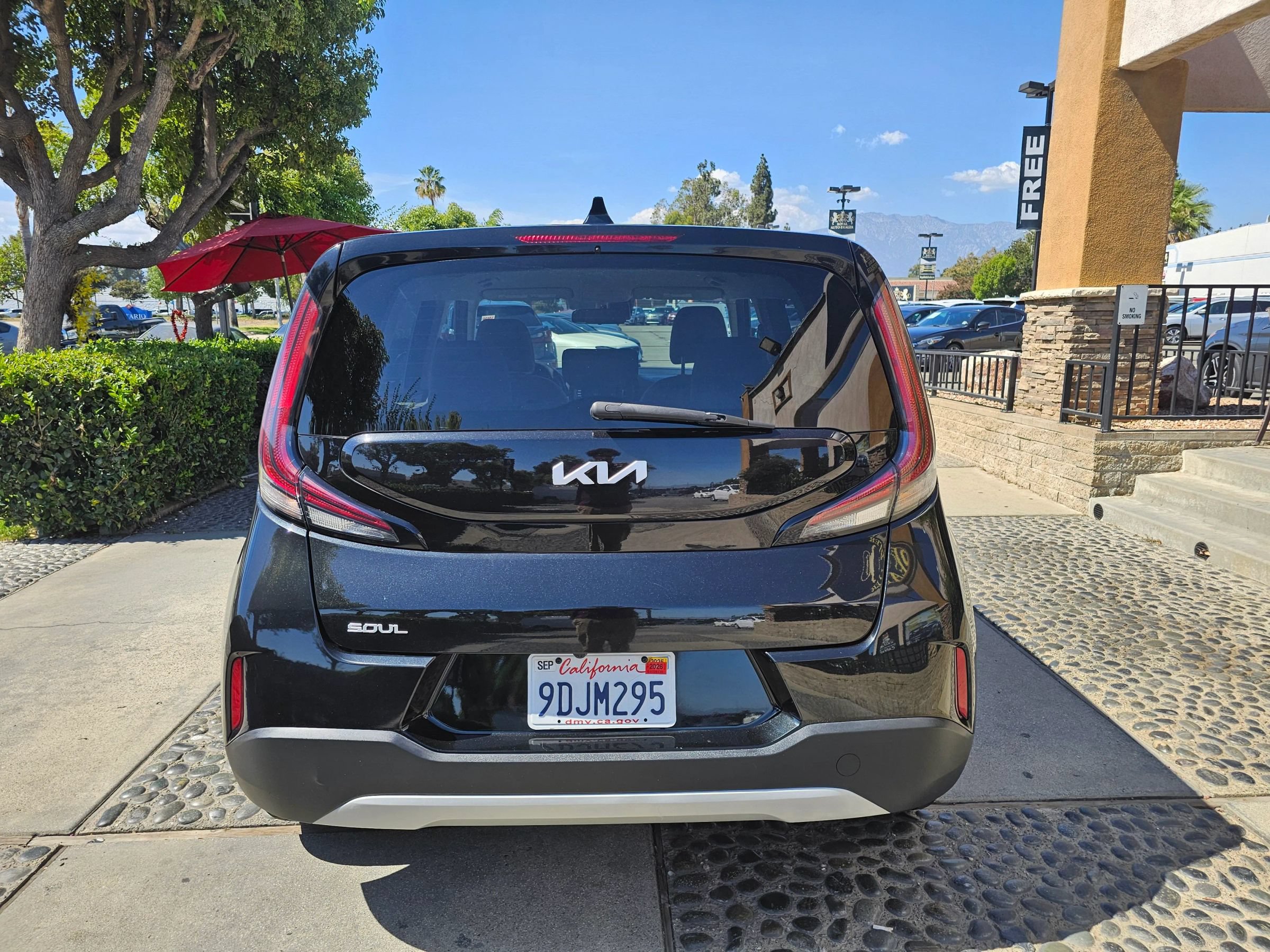 Used 2023 Kia Soul LX FWD image 6