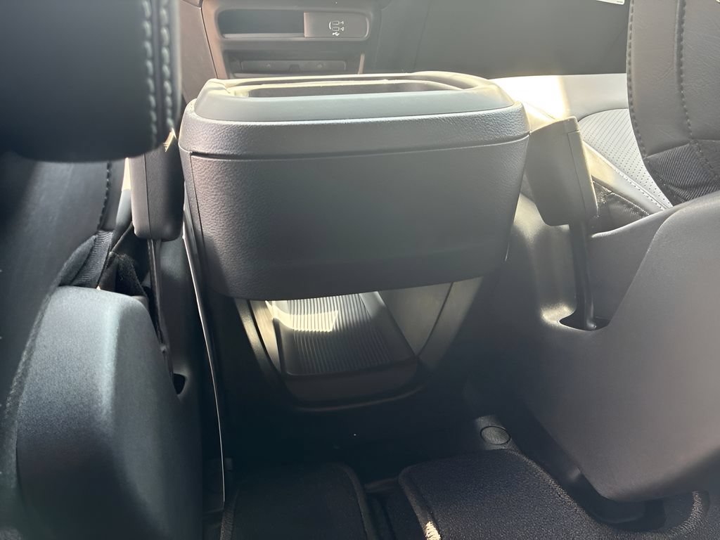 New 2027 Chrysler Pacifica Select AWD/4WD image 29