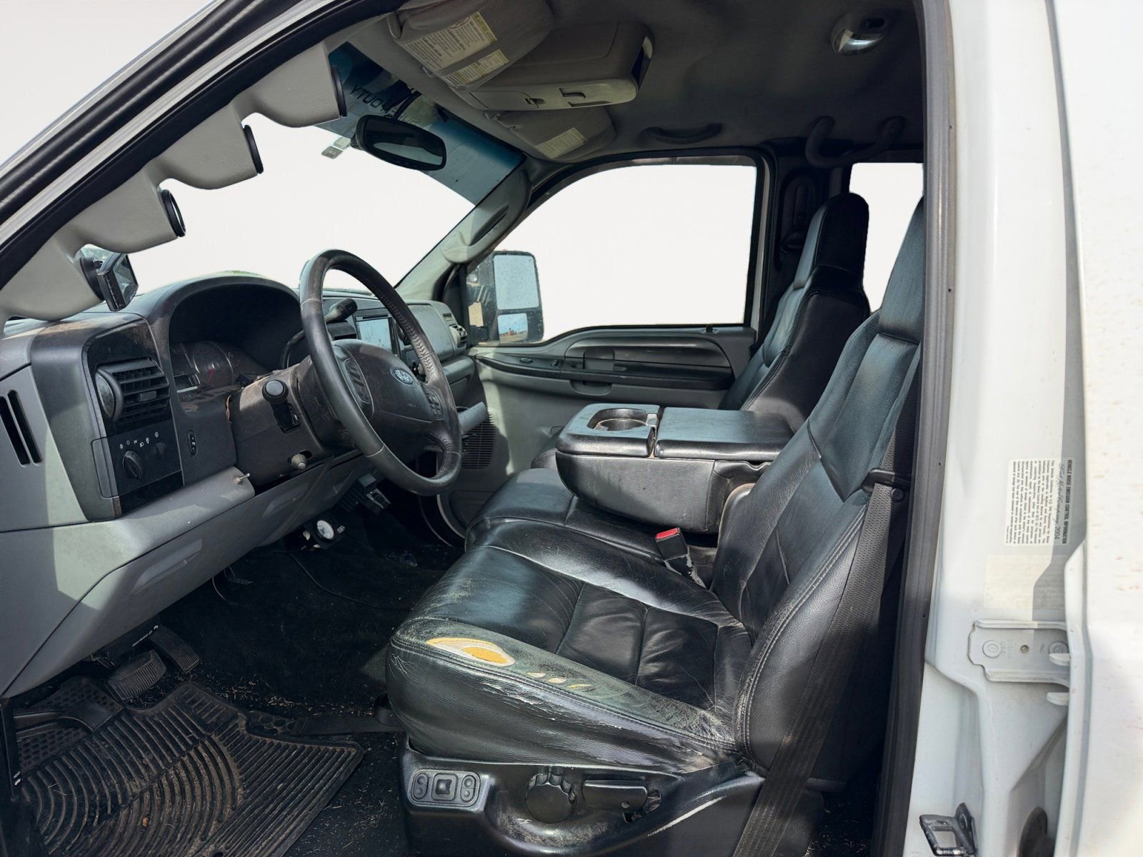 Used 2005 Ford F350 Lariat image 9