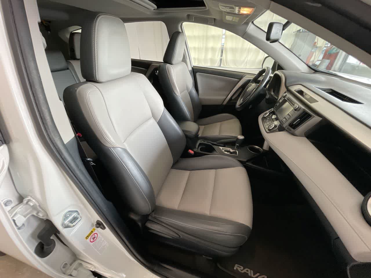 Used 2015 Toyota RAV4 Limited AWD/4WD image 25