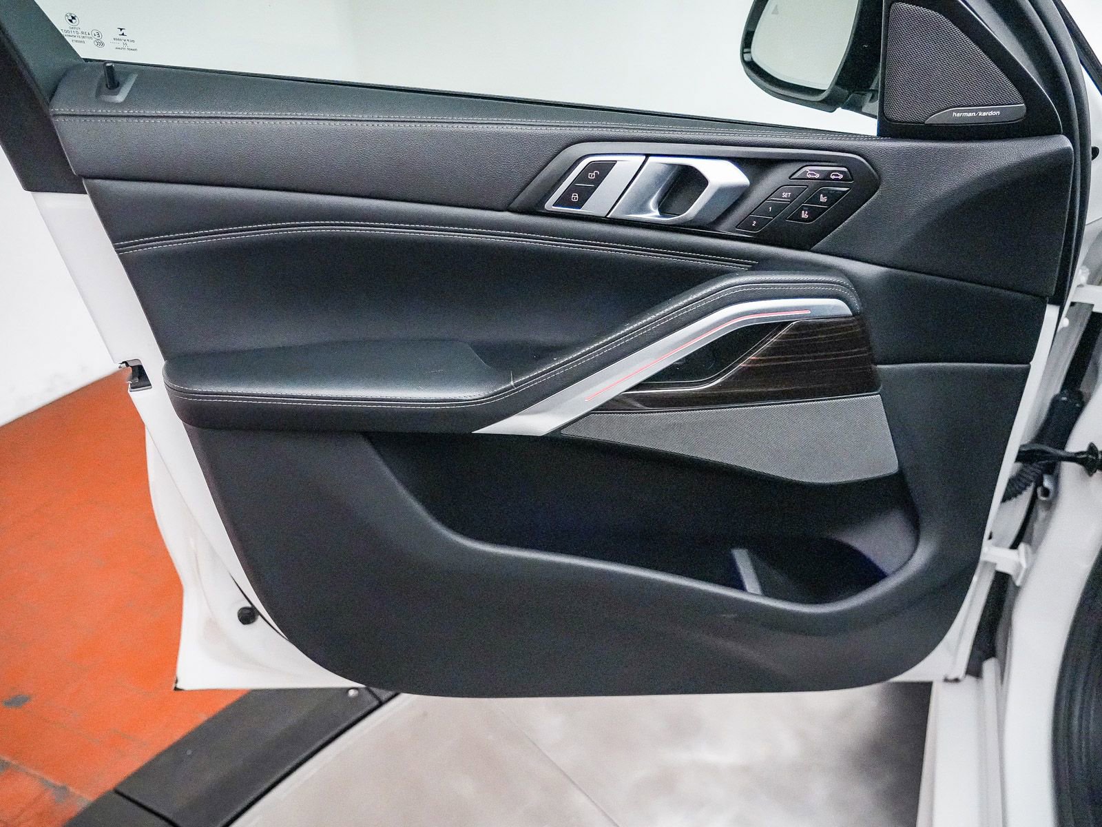 Used 2023 BMW X6 xDrive40i w/ M Sport Package image 22