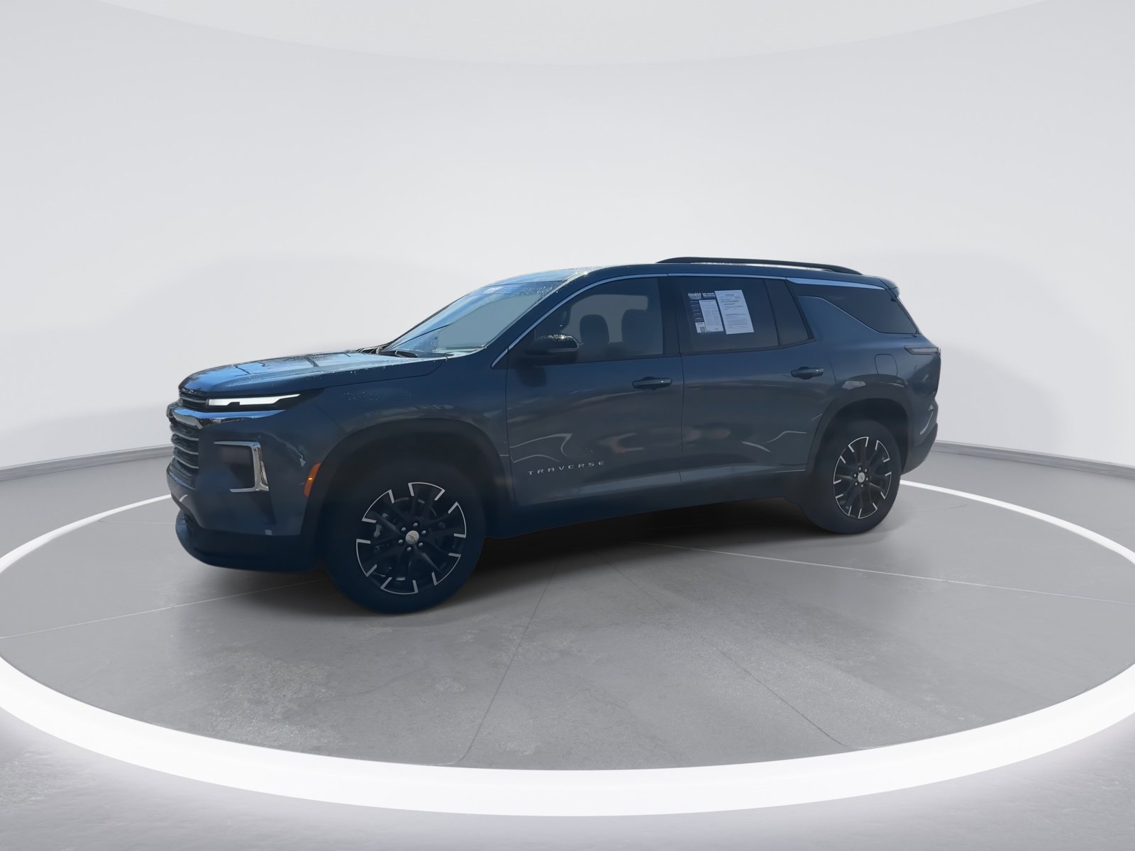 Certified 2025 Chevrolet Traverse LT w/ Enhanced Driving Package image 5