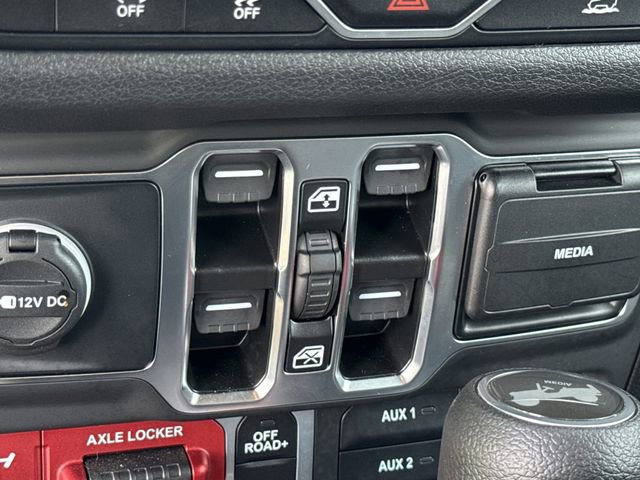 Used 2025 Jeep Wrangler Willys image 25