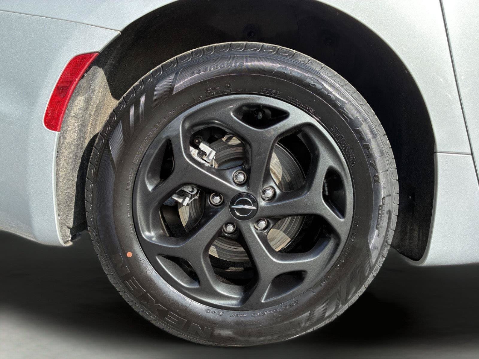 Used 2024 Chrysler Pacifica Premium FWD image 45