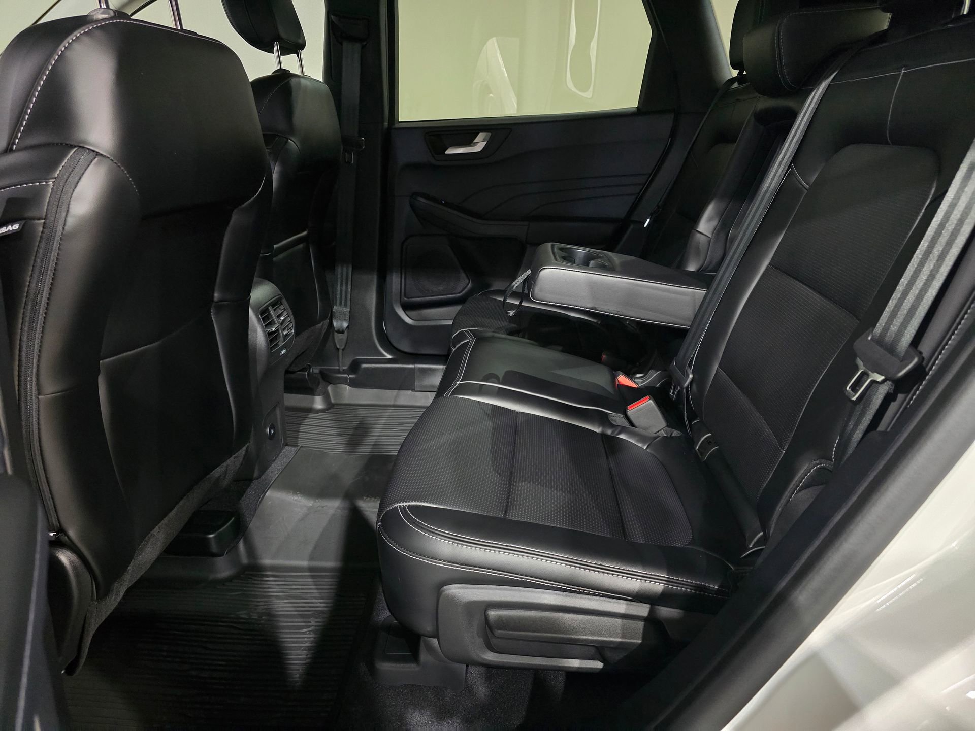 New 2026 Ford Escape Platinum w/ Equipment Group 601A image 32