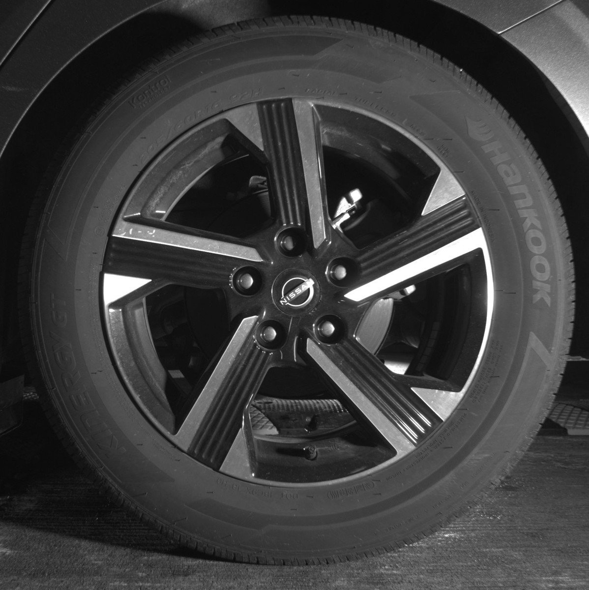 Used 2025 Nissan Sentra SV image 14