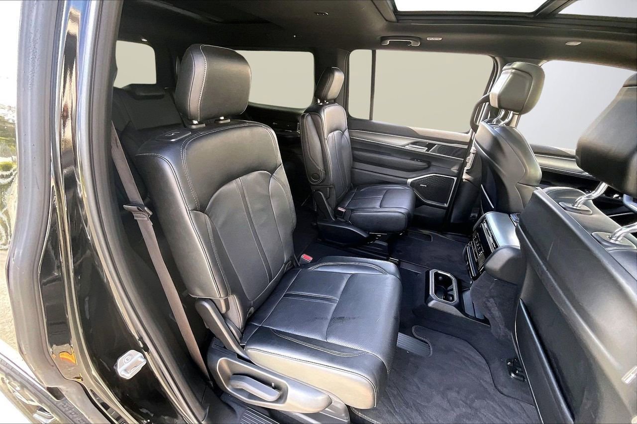 Used 2023 Jeep Wagoneer Series II image 26