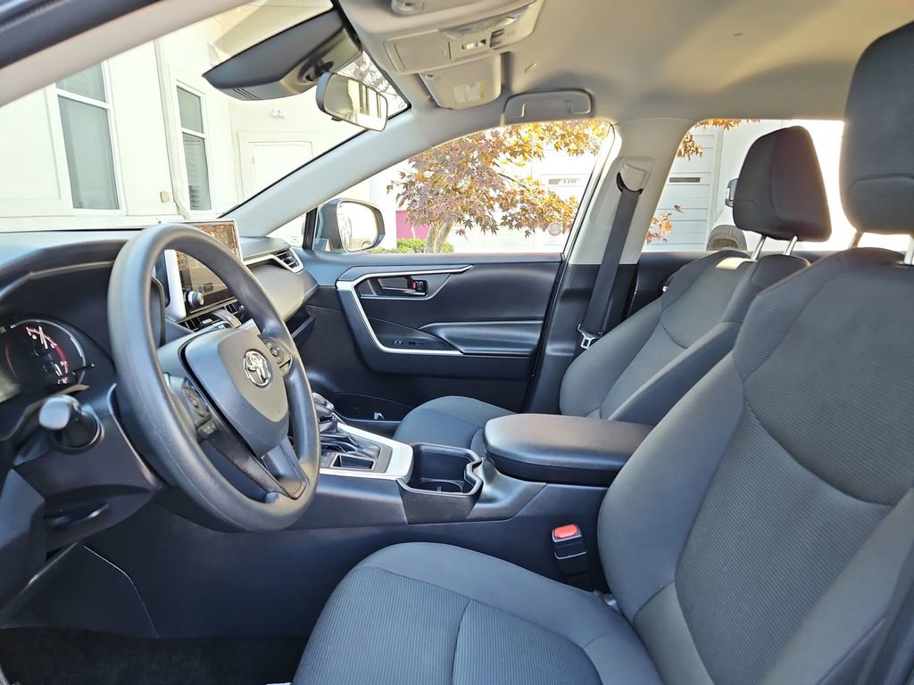 Used 2025 Toyota RAV4 LE image 20