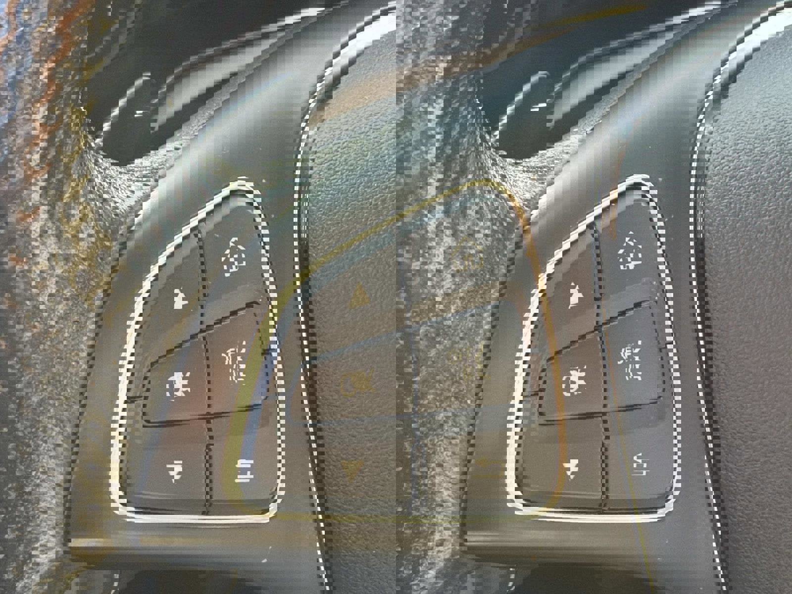 Used 2019 Mercedes-Benz GLC 300 4MATIC image 7