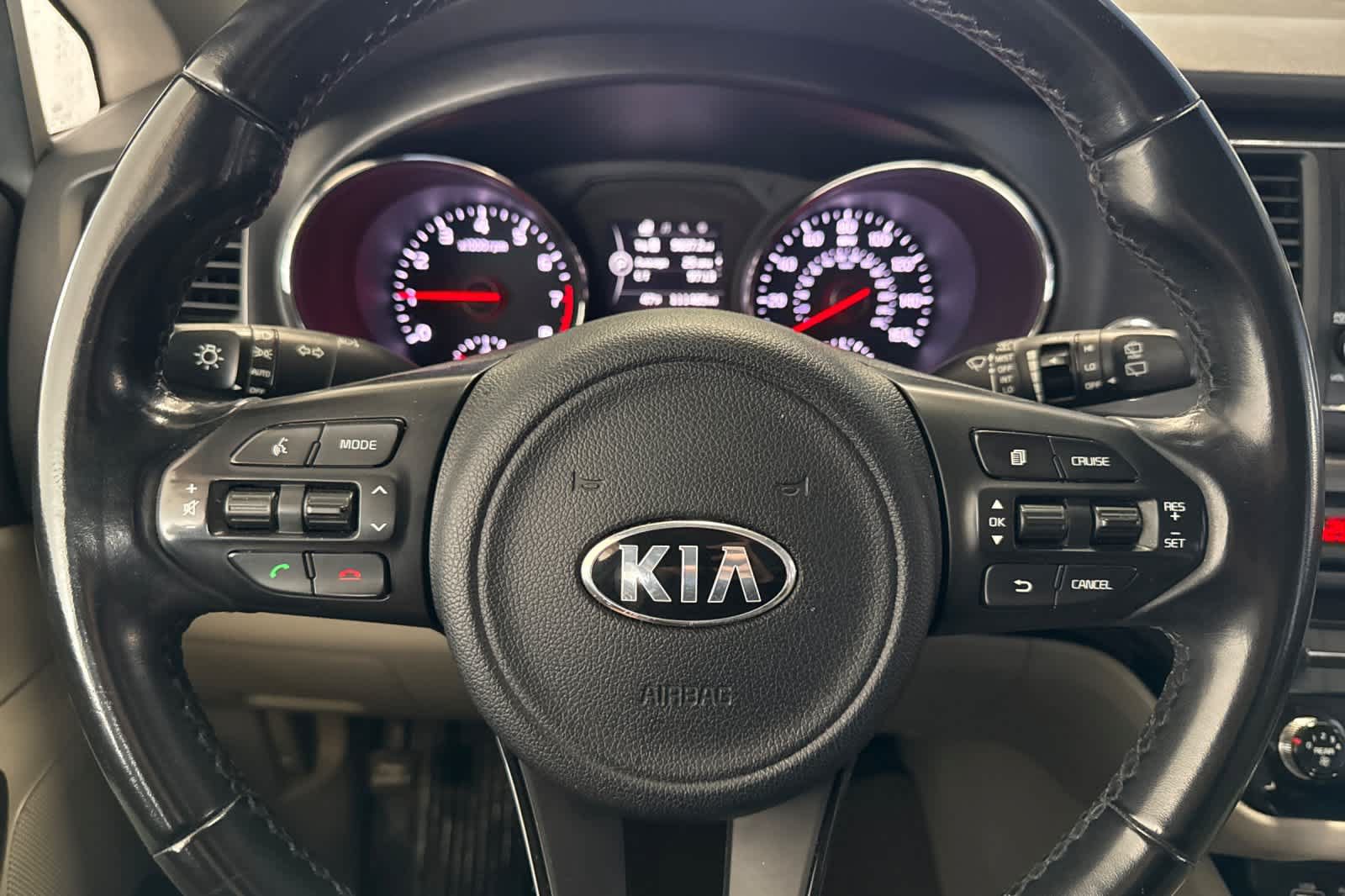 Used 2017 Kia Sedona LX w/ LX Essentials Premium Package FWD image 26