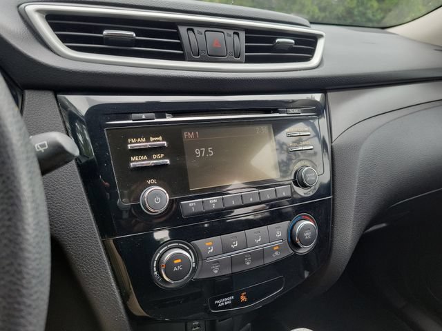 Used 2016 Nissan Rogue S FWD image 21