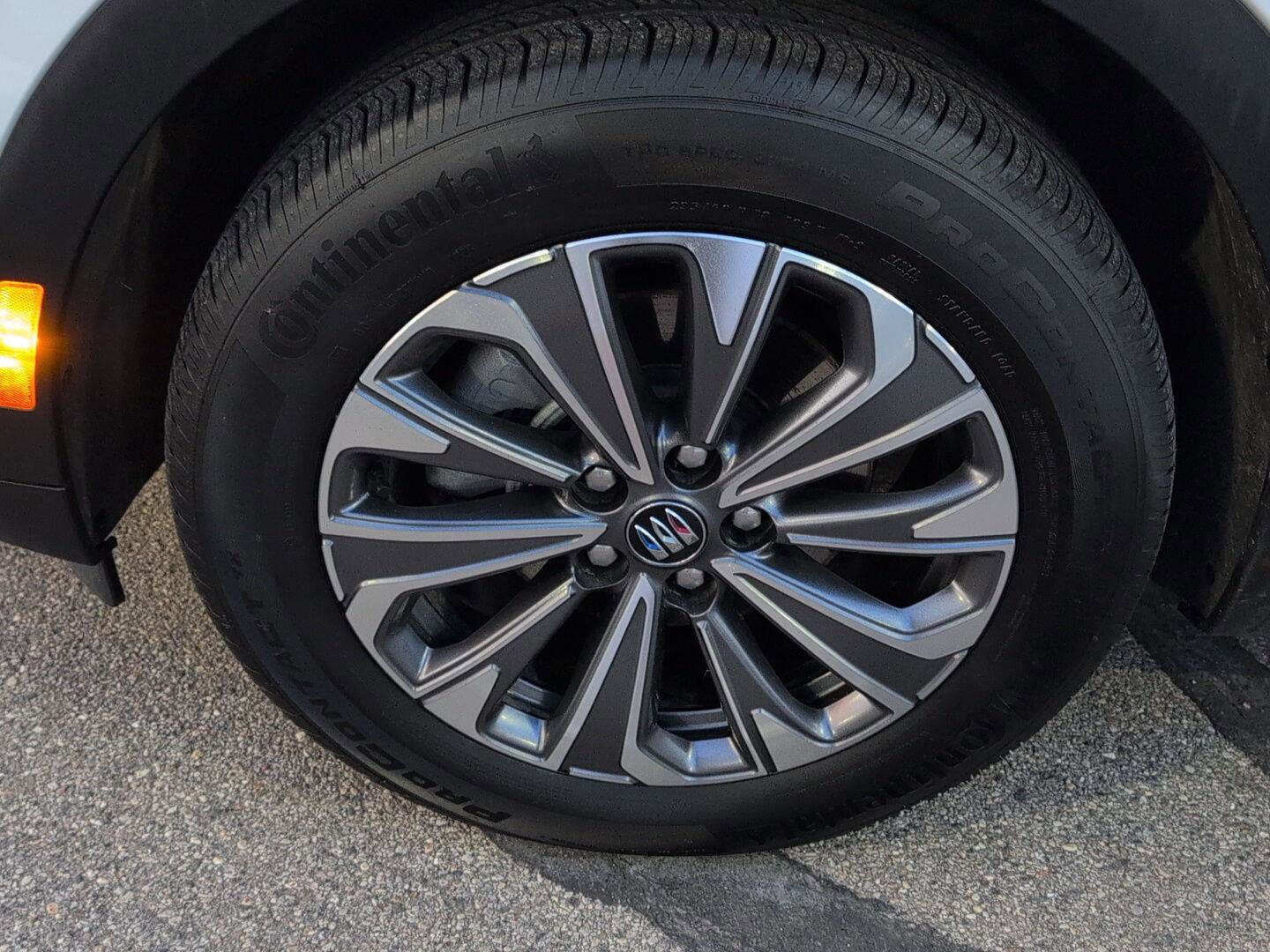 Used 2025 Buick Envision Preferred image 12