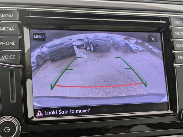 Used 2017 Volkswagen Tiguan S image 10