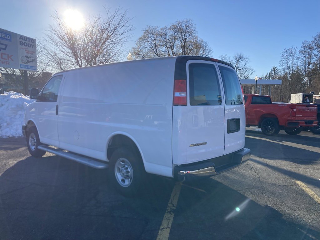 Used 2024 Chevrolet Express 2500 w/ Driver Convenience Package image 5