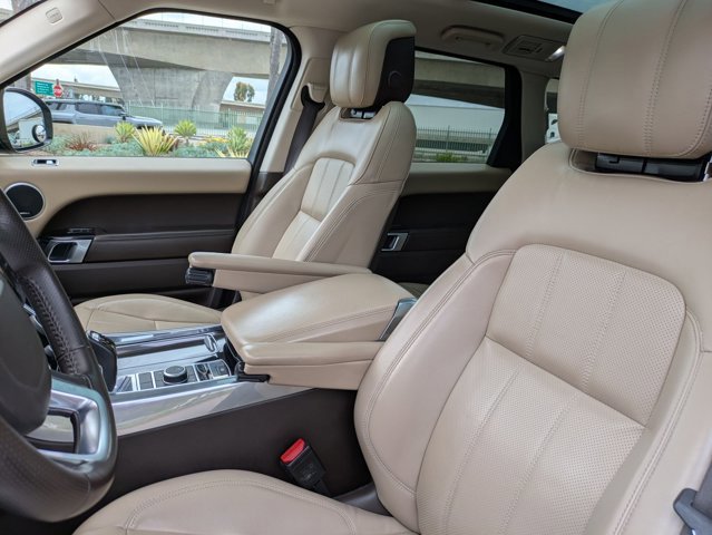Used 2018 Land Rover Range Rover Sport HSE image 19