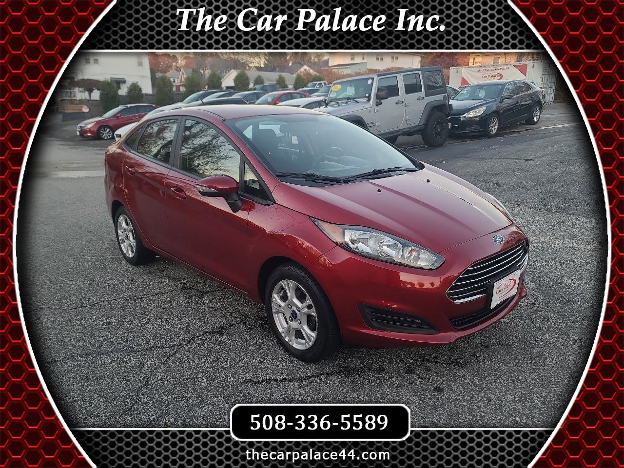 Used 2015 Ford Fiesta SE image 1