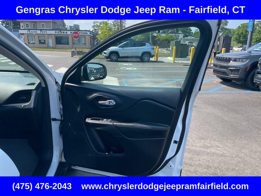 Used 2017 Jeep Cherokee High Altitude AWD/4WD image 12