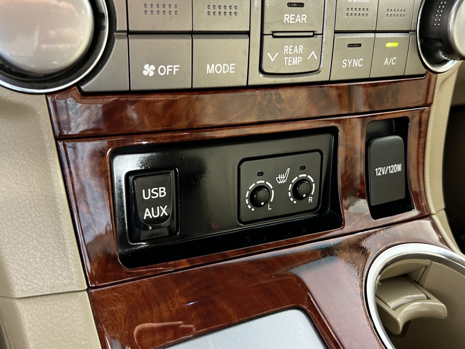 Used 2012 Toyota Highlander Limited AWD/4WD image 34