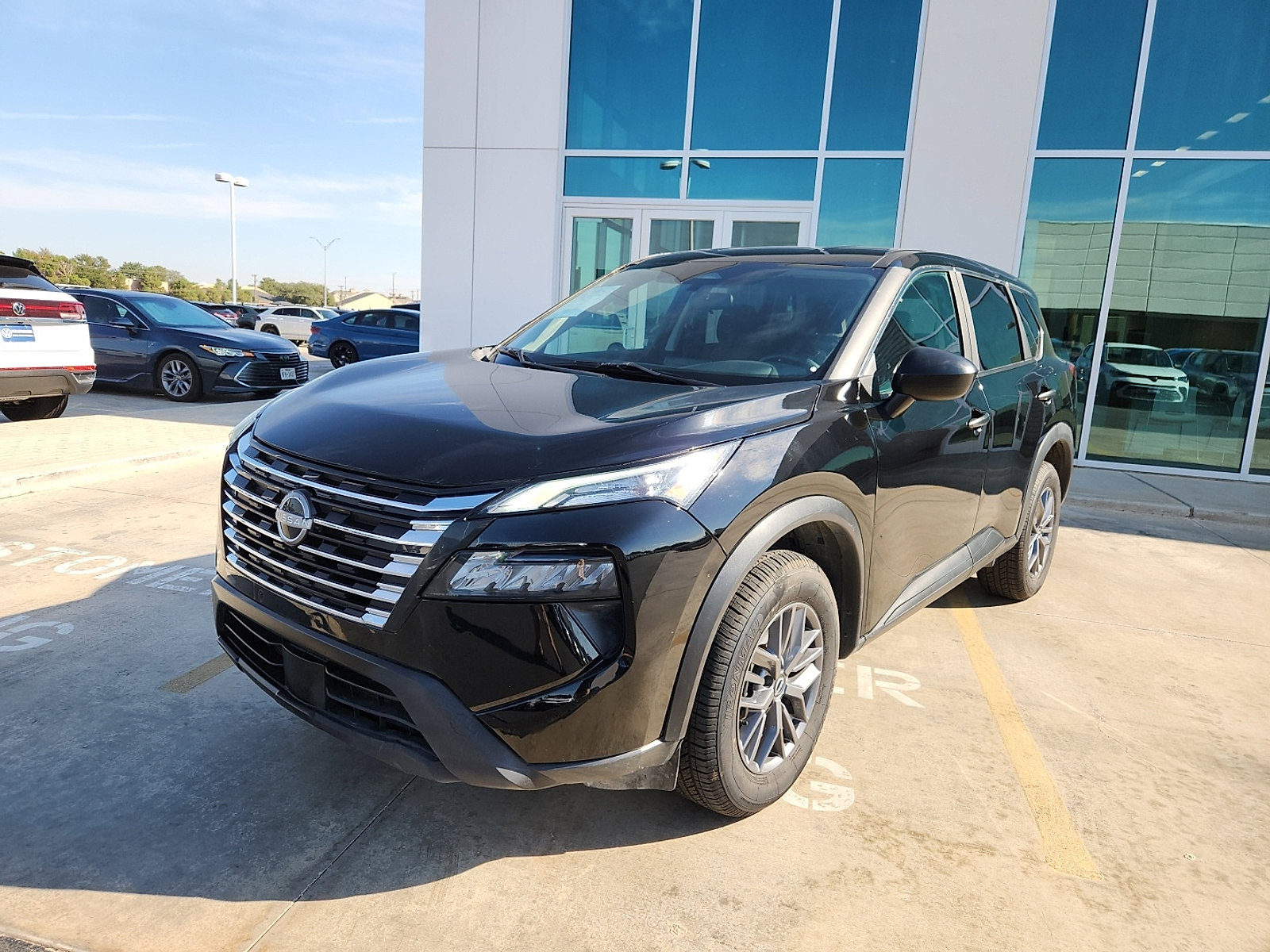 Used 2024 Nissan Rogue S image 3