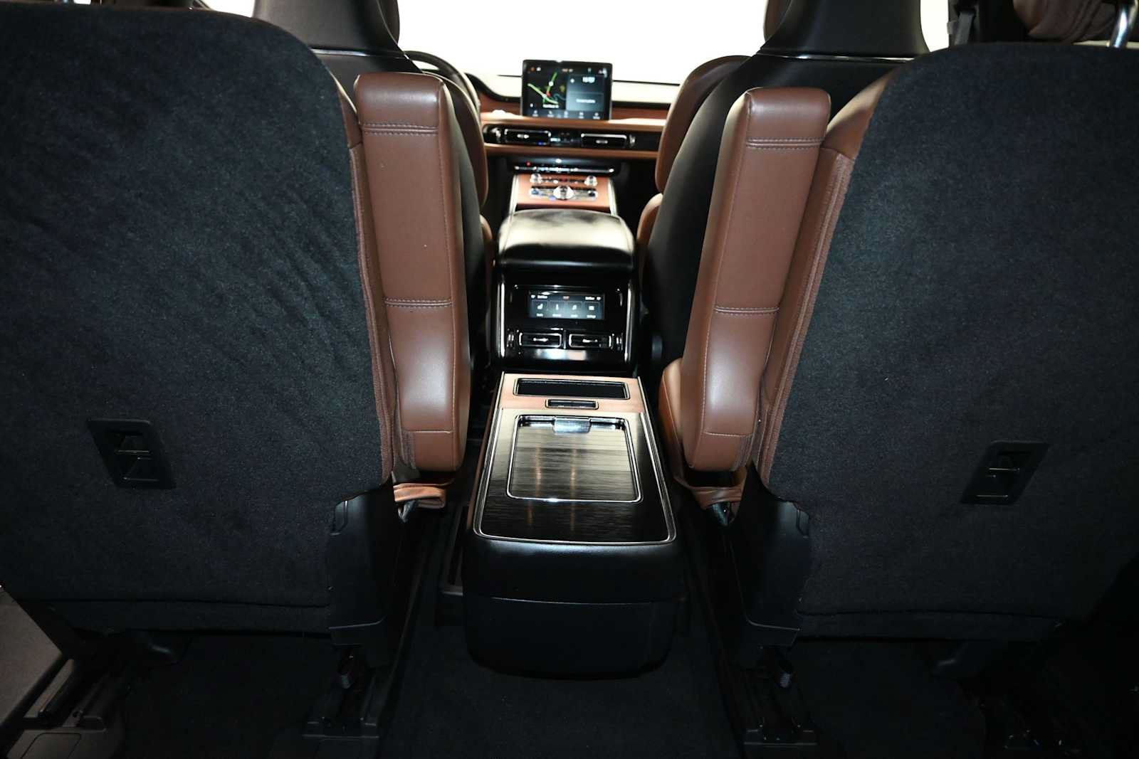 Used 2020 Lincoln Aviator Reserve w/ Equipment Group 202A AWD/4WD image 29