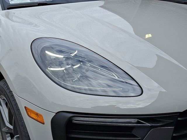 New 2026 Porsche Macan Turbo AWD/4WD image 11