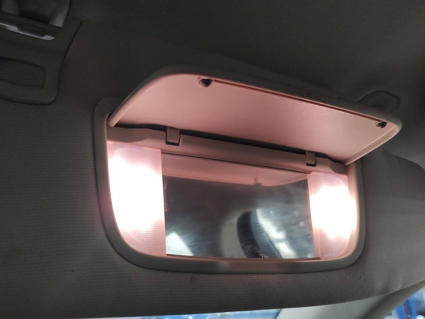 Used 2018 Ford Fusion SE FWD image 8