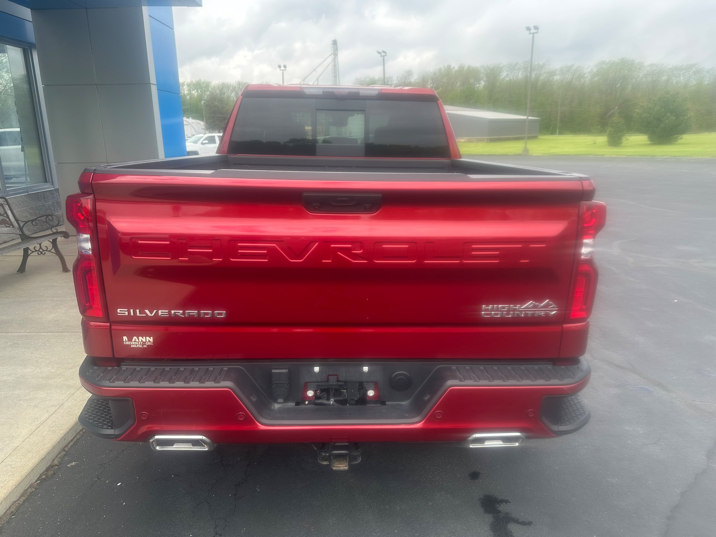 Used 2024 Chevrolet Silverado 1500 High Country w/ Technology Package AWD/4WD image 8