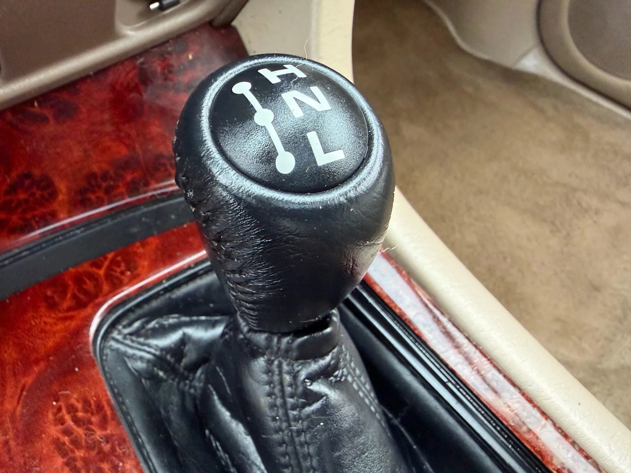 Used 2000 Toyota Land Cruiser Sport Utility 4D image 19