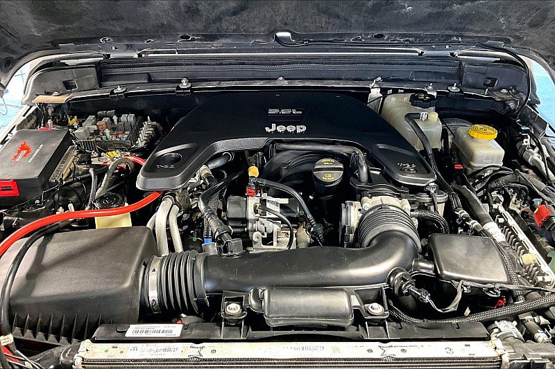 Used 2020 Jeep Wrangler Unlimited Sahara image 9