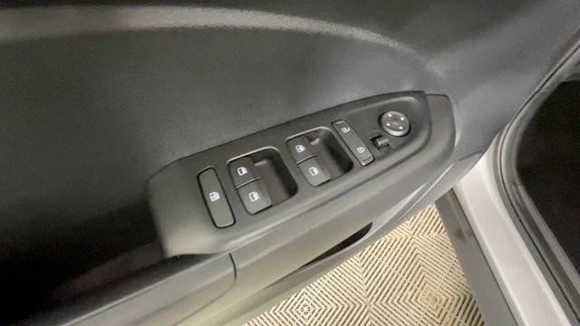 Used 2025 Hyundai Venue SE FWD image 16