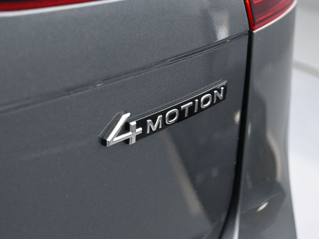 Used 2022 Volkswagen Tiguan SE R-Line image 39