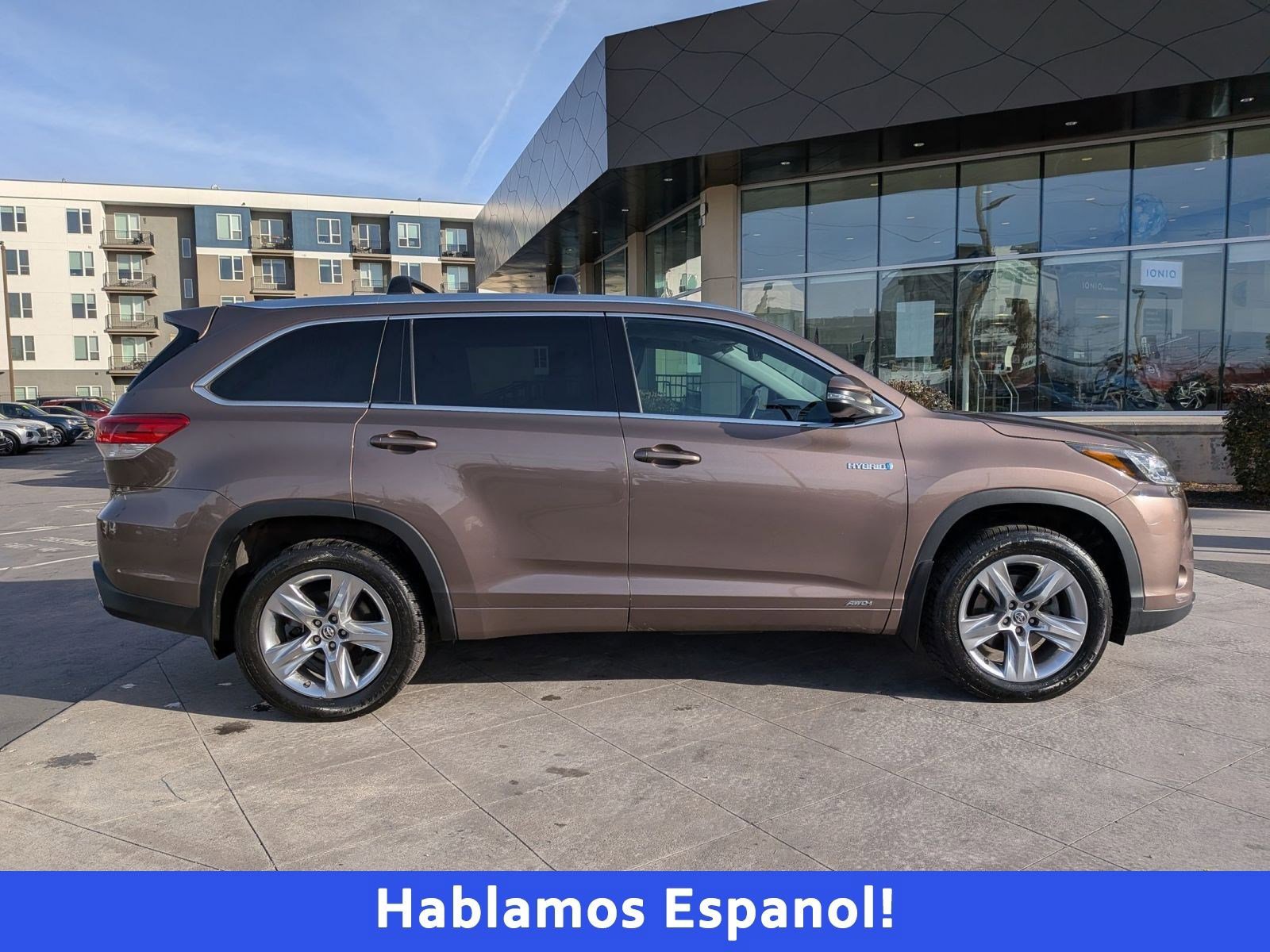 Used 2019 Toyota Highlander Limited image 2