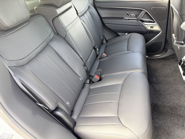 New 2026 Land Rover Range Rover SE image 12