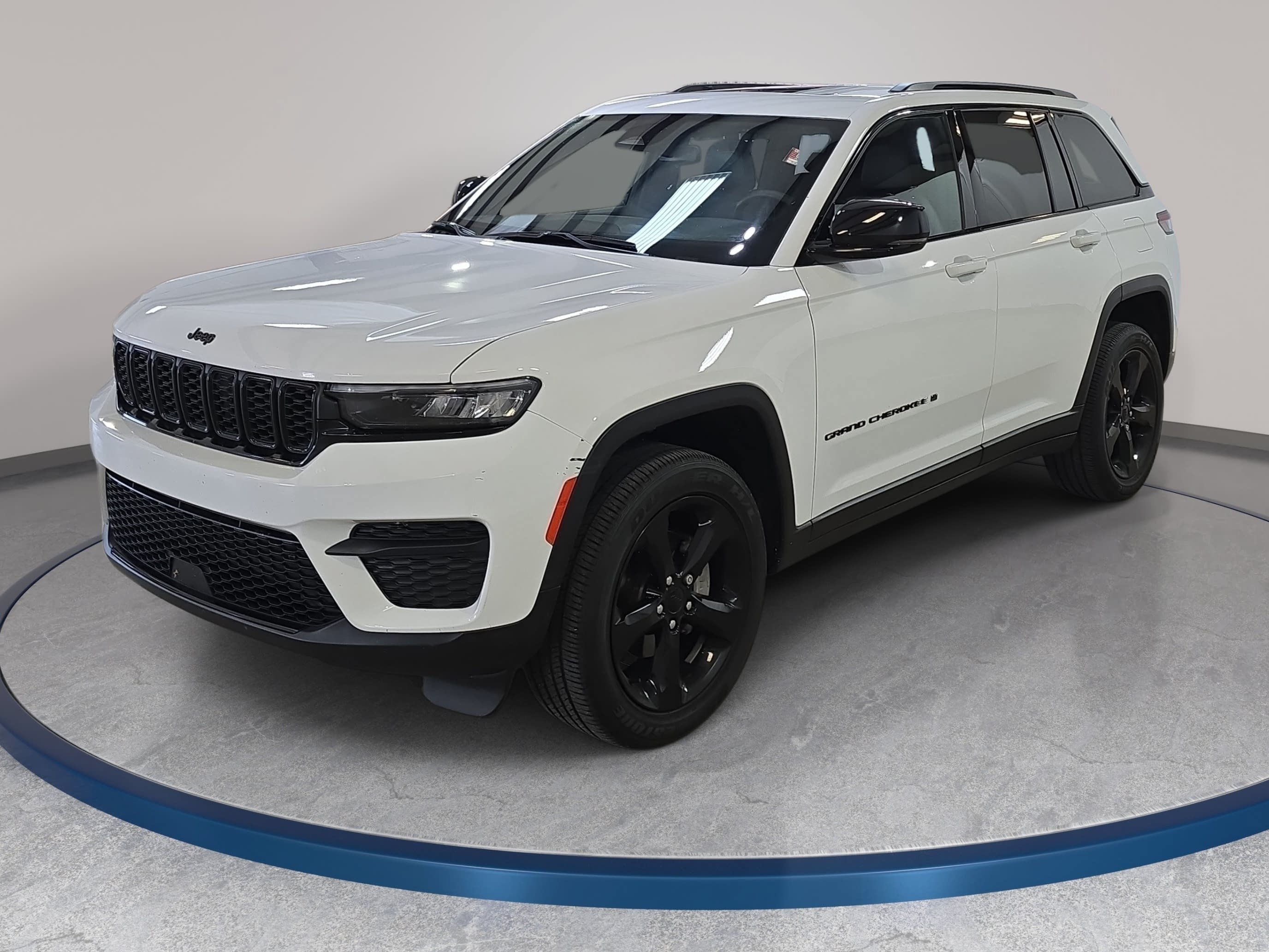 Used 2023 Jeep Grand Cherokee Altitude AWD/4WD image 1