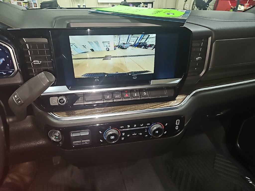 Used 2024 Chevrolet Silverado 2500 LT image 20