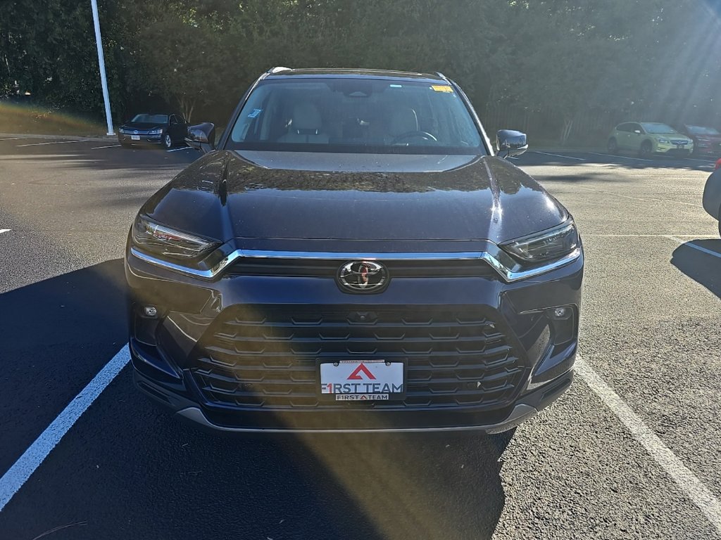 Used 2025 Toyota Grand Highlander AWD image 2