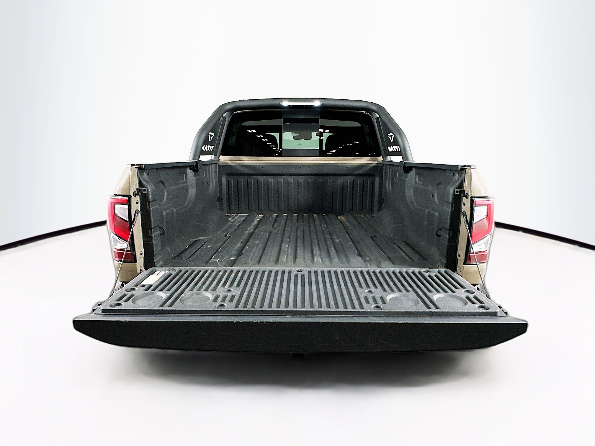 Used 2023 Nissan Titan PRO-4X w/ Off Road Protection Package image 28