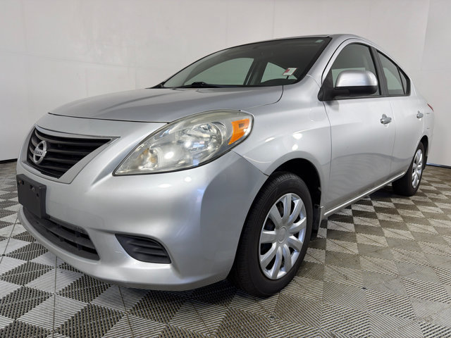 Used 2012 Nissan Versa SV FWD image 7