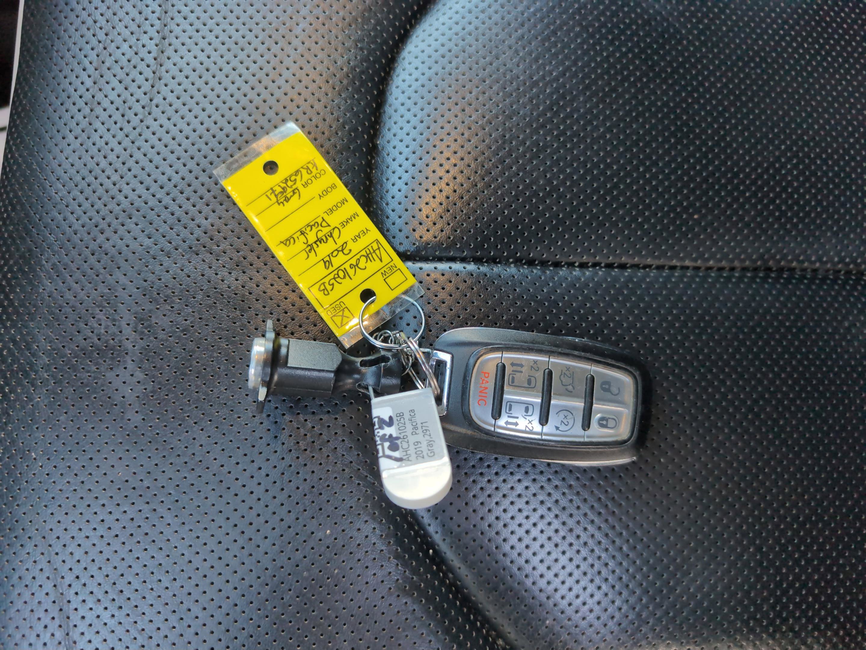 Used 2019 Chrysler Pacifica Limited w/ S Appearance Package image 18