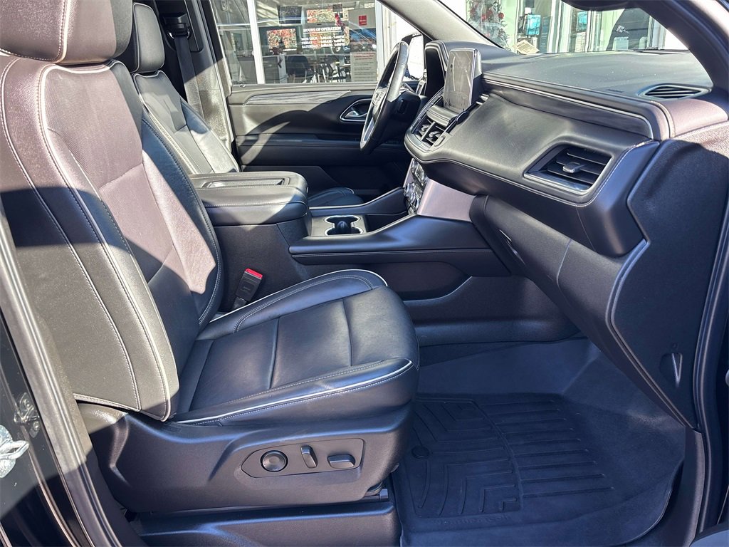 Used 2021 GMC Yukon XL SLT w/ SLT Premium Package image 19