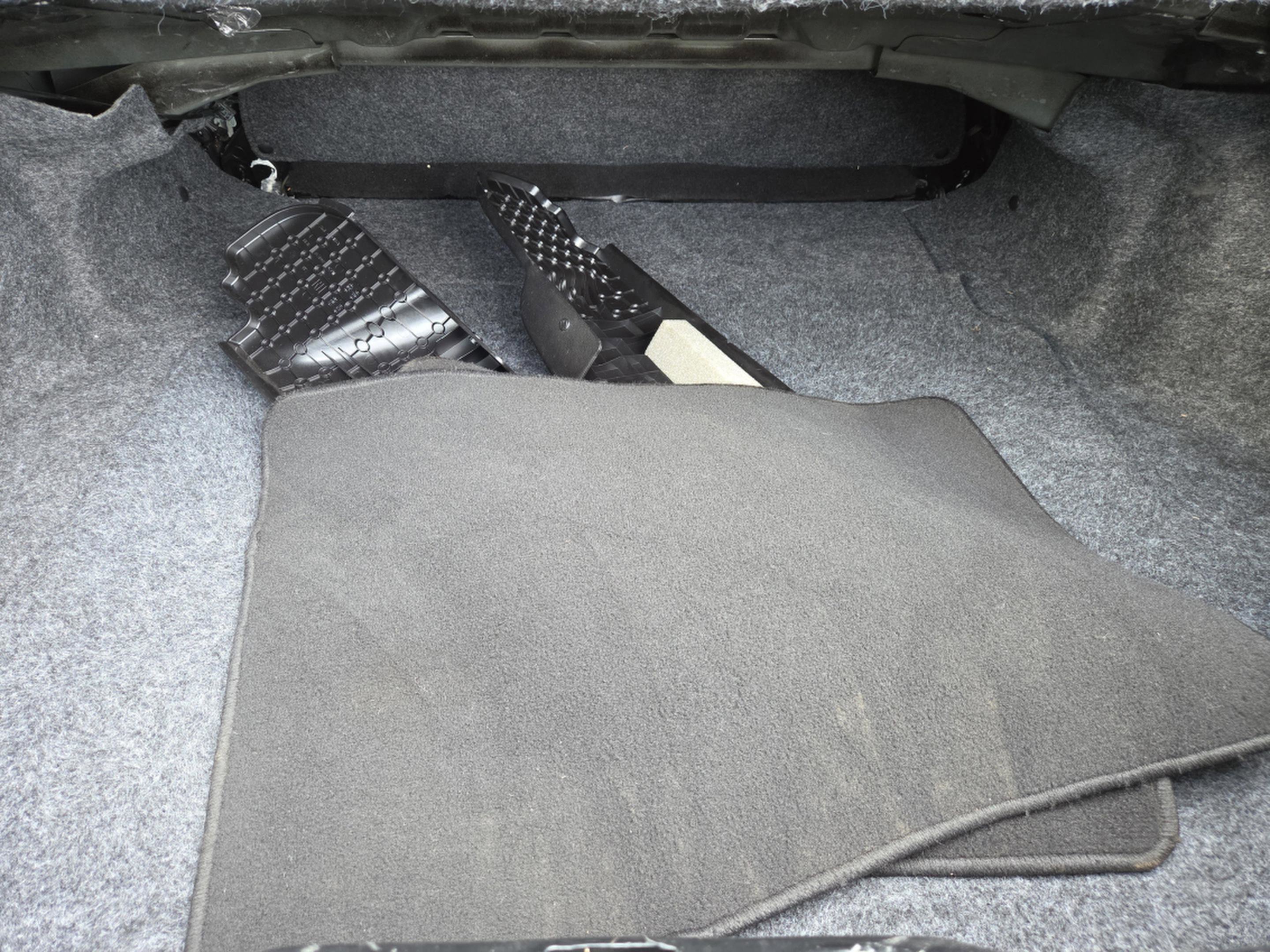 Used 2020 Ford Mustang Premium RWD image 30